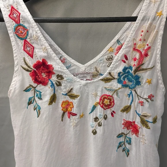 Johnny Was White Embroidered Floral Tank Top with Multicolor Accents - Picture 2 of 11